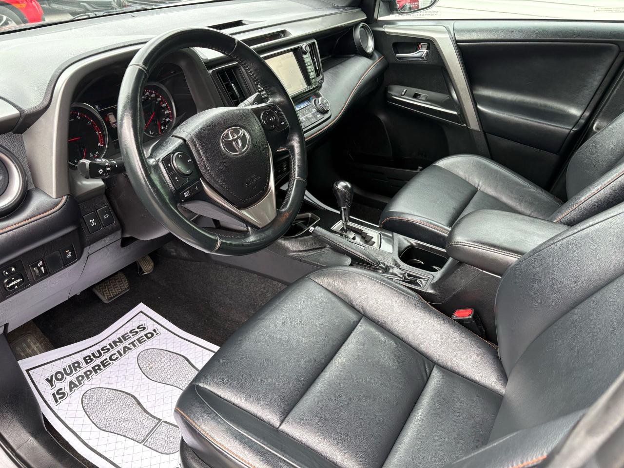 2016 Toyota RAV4 se - Photo #10