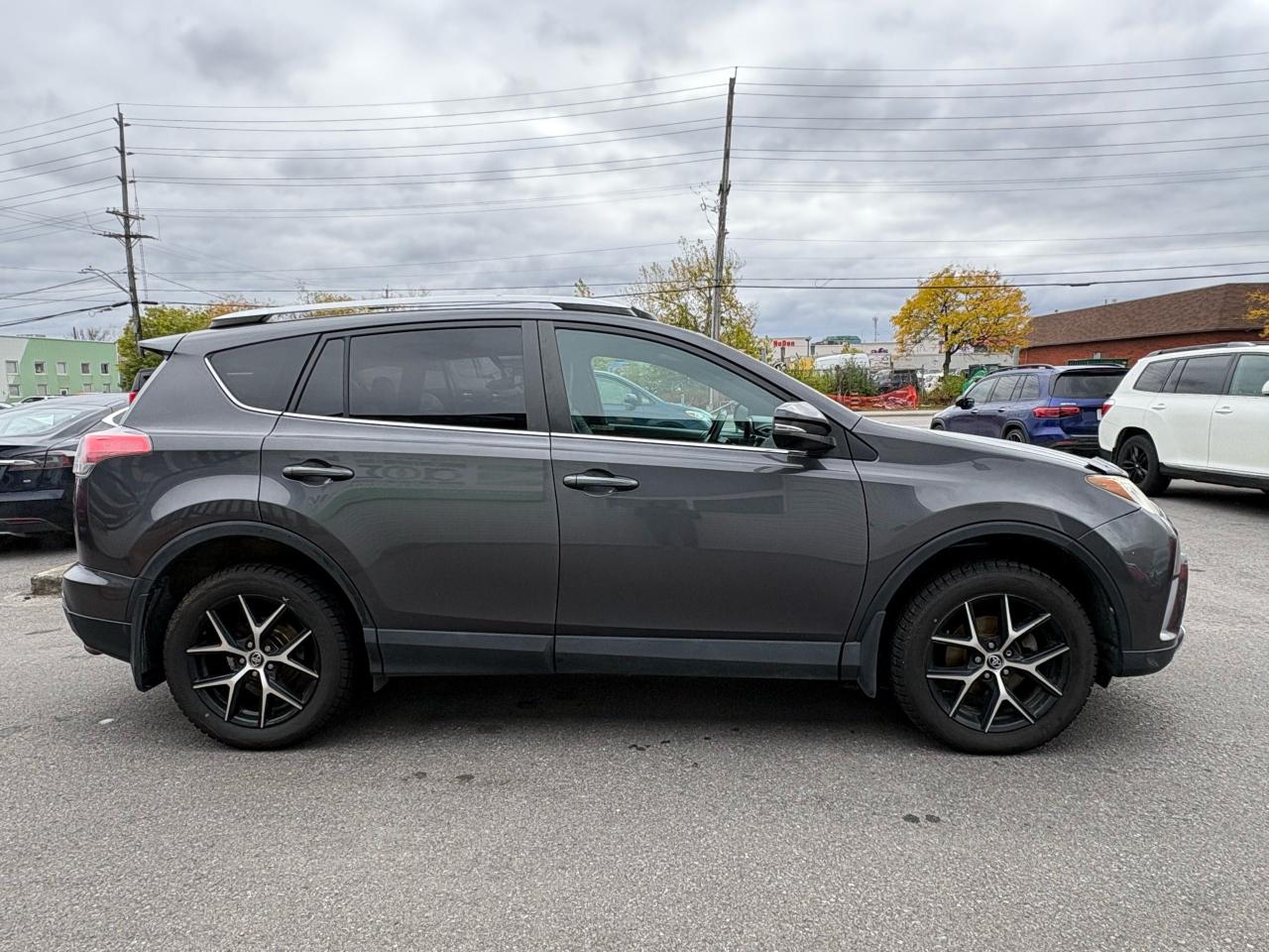 2016 Toyota RAV4 se - Photo #4