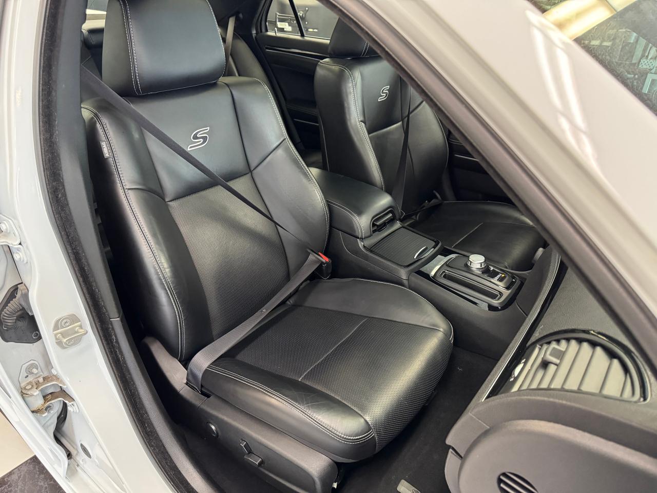 2023 Chrysler 300 300S AWD+New Brakes+Adaptive Cruise+CLEAN CARFAX Photo26