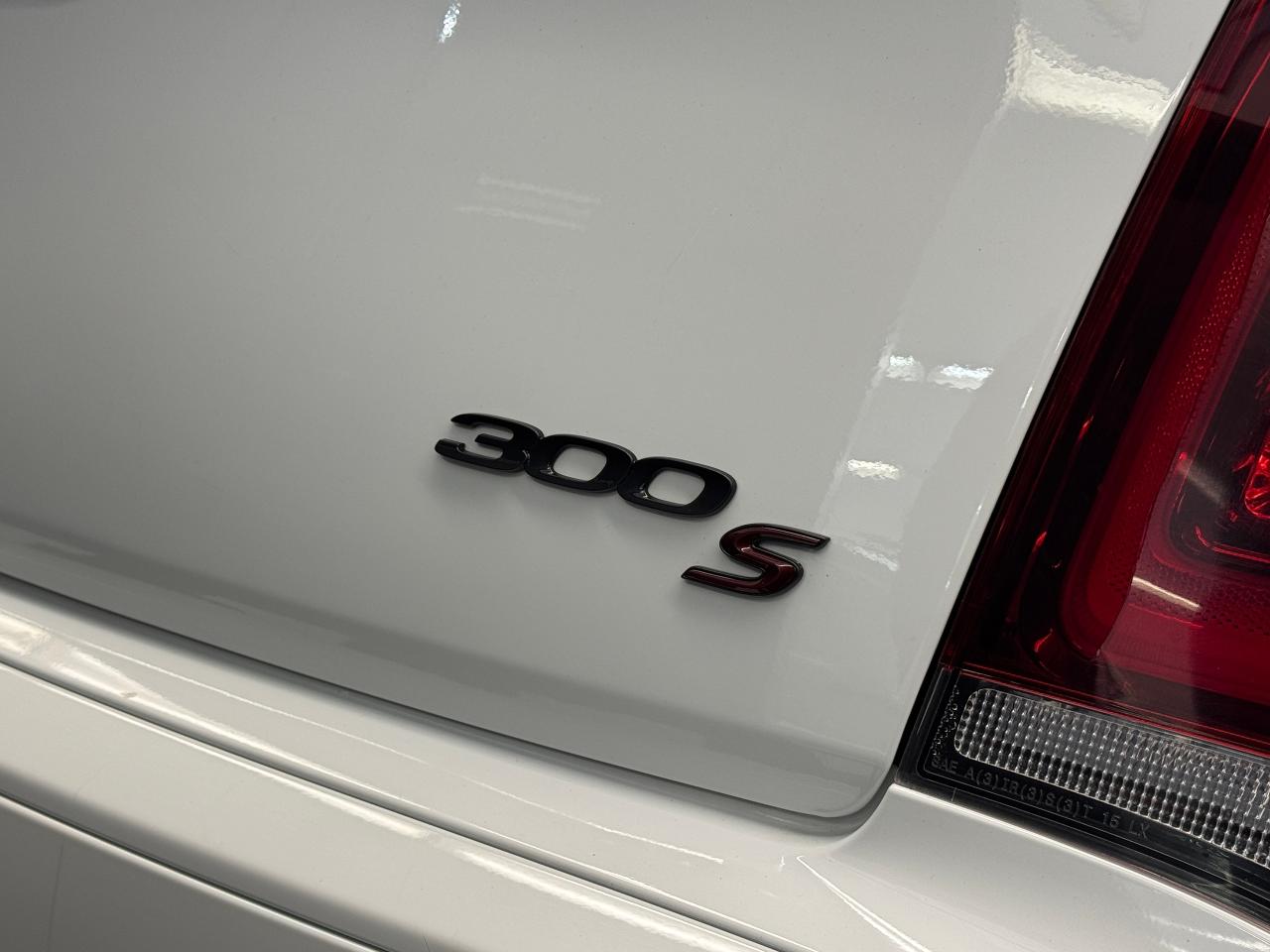 2023 Chrysler 300 300S AWD+New Brakes+Adaptive Cruise+CLEAN CARFAX Photo