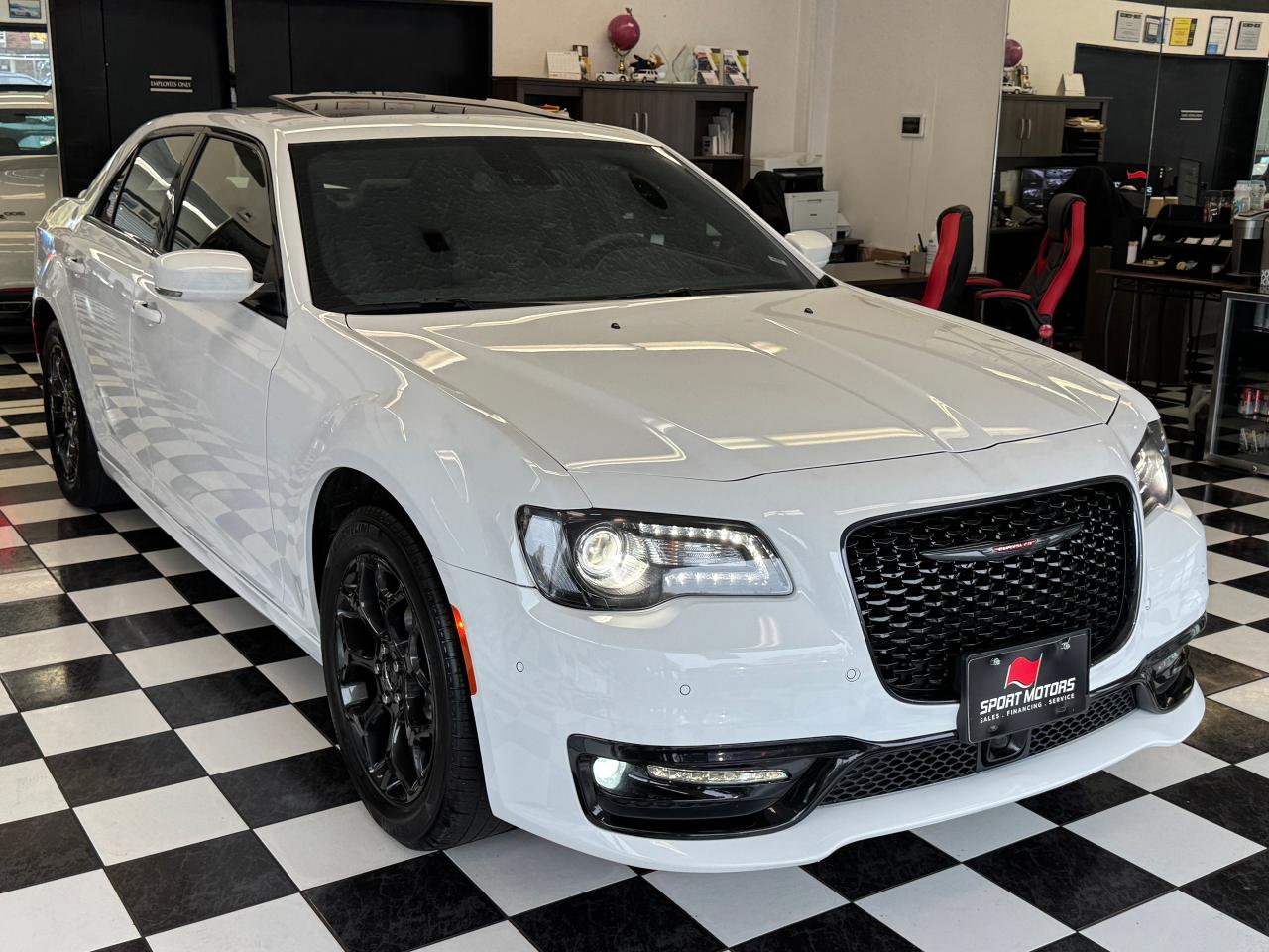 2023 Chrysler 300 300S AWD+New Brakes+Adaptive Cruise+CLEAN CARFAX Photo12