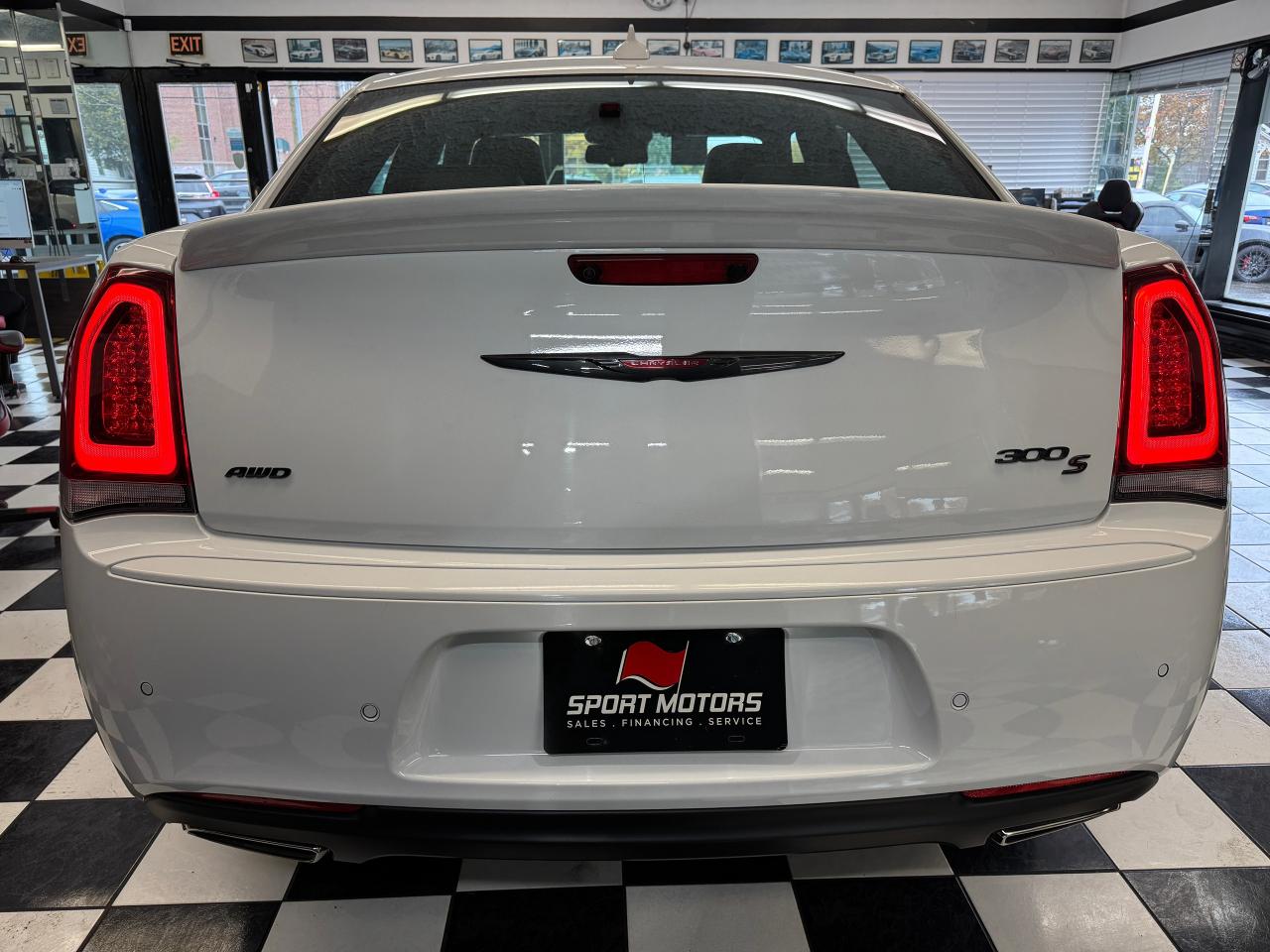 2023 Chrysler 300 300S AWD+New Brakes+Adaptive Cruise+CLEAN CARFAX Photo10