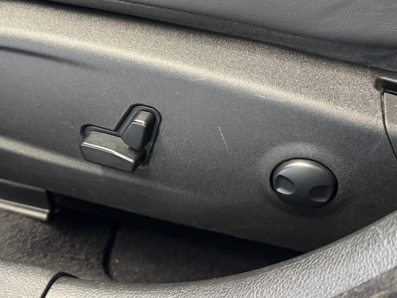 2023 Chrysler 300 300S AWD+New Brakes+Adaptive Cruise+CLEAN CARFAX Photo118