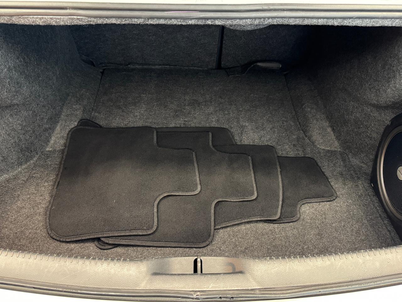 2023 Chrysler 300 300S AWD+New Brakes+Adaptive Cruise+CLEAN CARFAX Photo