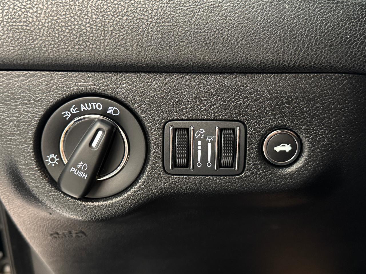 2023 Chrysler 300 300S AWD+New Brakes+Adaptive Cruise+CLEAN CARFAX Photo125