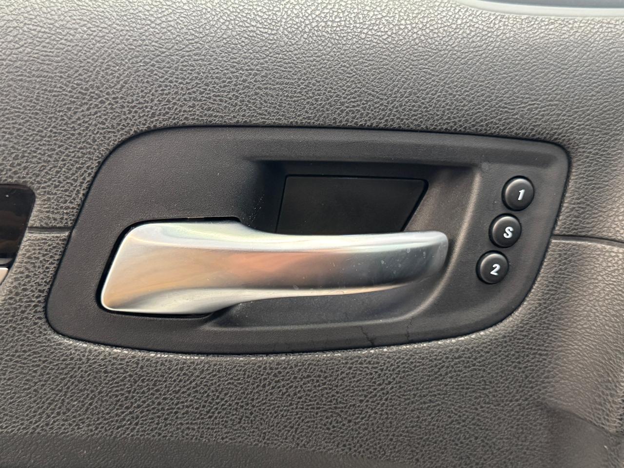 2023 Chrysler 300 300S AWD+New Brakes+Adaptive Cruise+CLEAN CARFAX Photo55