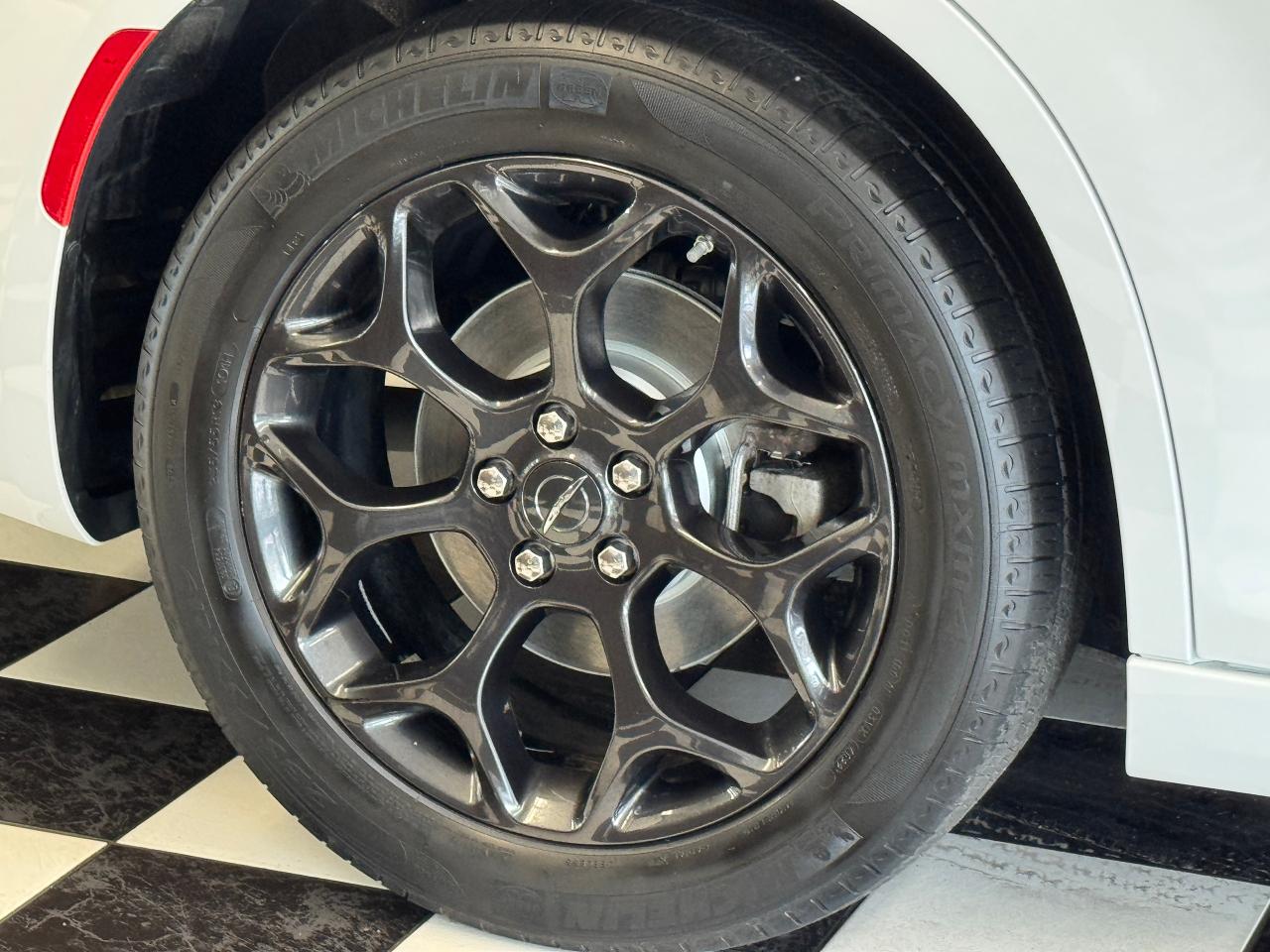 2023 Chrysler 300 300S AWD+New Brakes+Adaptive Cruise+CLEAN CARFAX Photo128