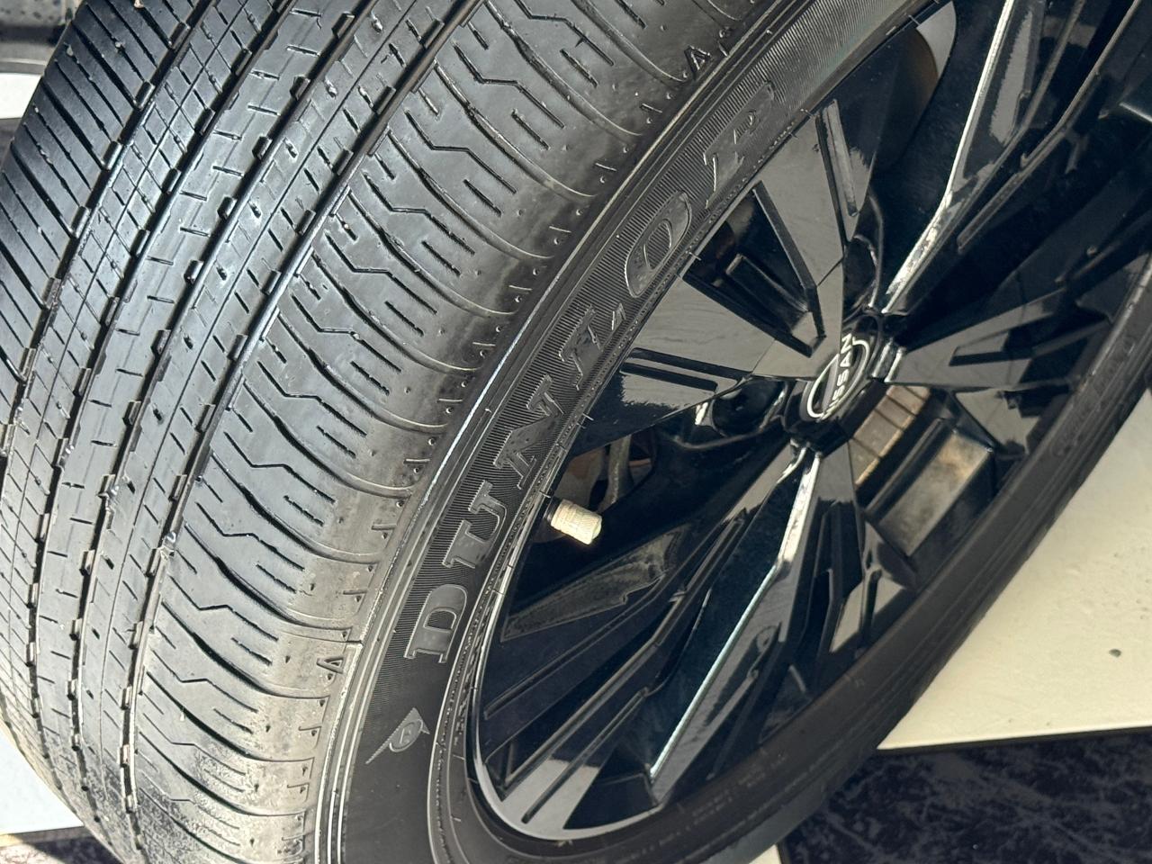 2023 Nissan Rogue SV Premium AWD Midnight Edition+CLEAN CARFAX Photo7