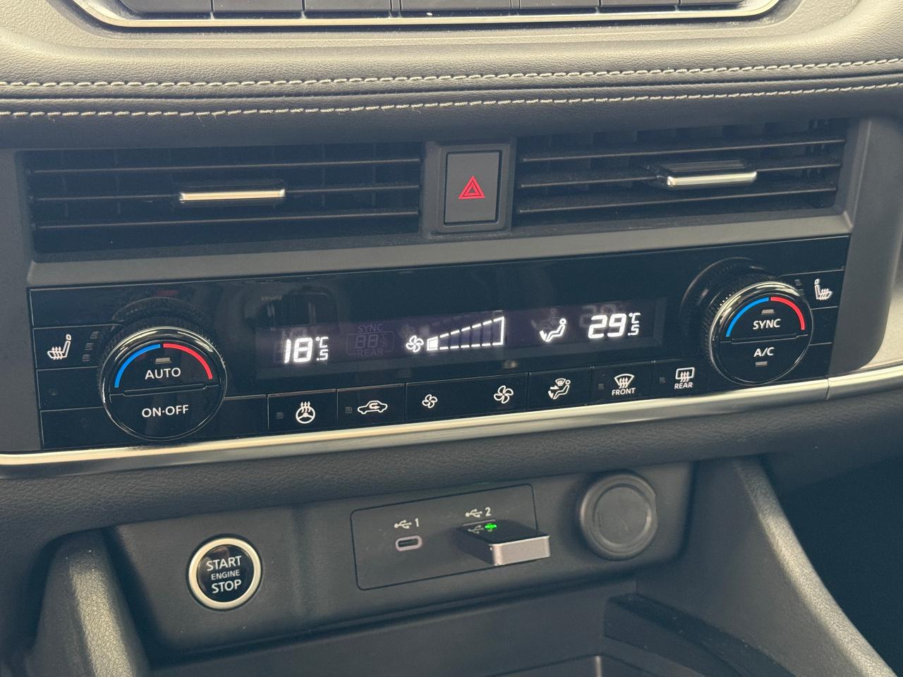 2023 Nissan Rogue SV Premium AWD Midnight Edition+CLEAN CARFAX Photo34