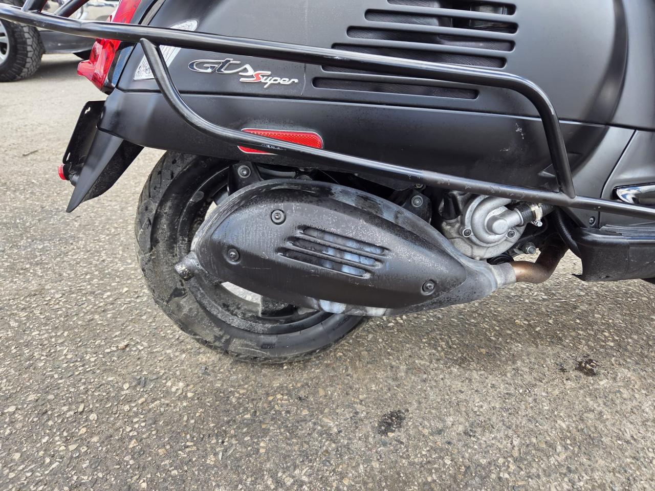 2020 Vespa GTS 300  - Photo #8