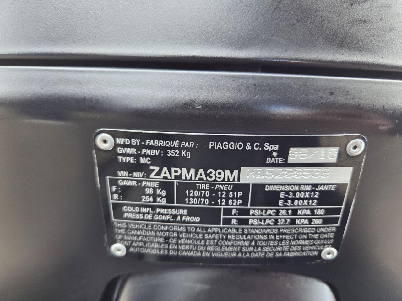 2020 Vespa GTS 300  - Photo #11