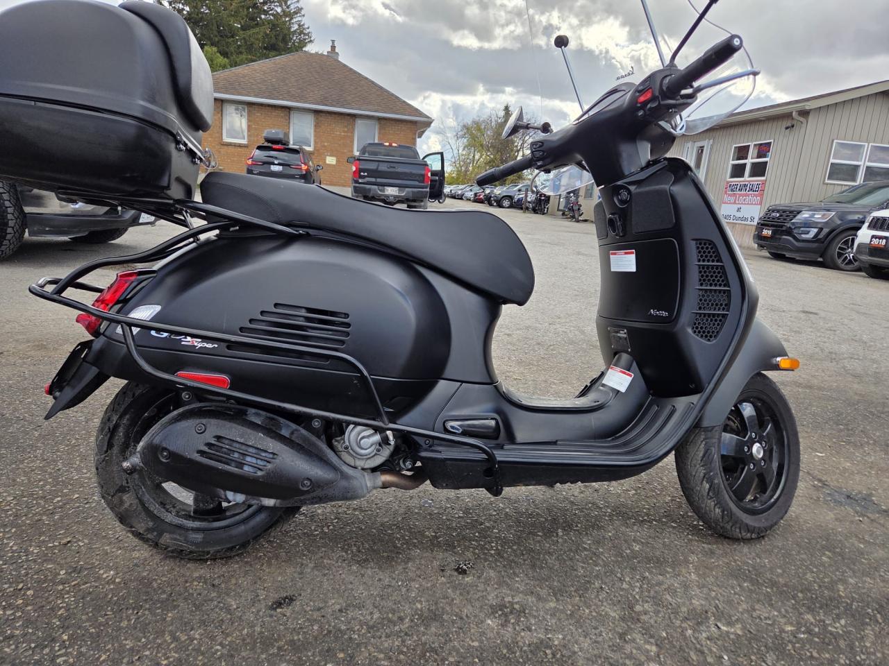 2020 Vespa GTS 300 SUPER NOTE, INSURANCE WRITEOFF, GREAT FOR EXPORT Photo3