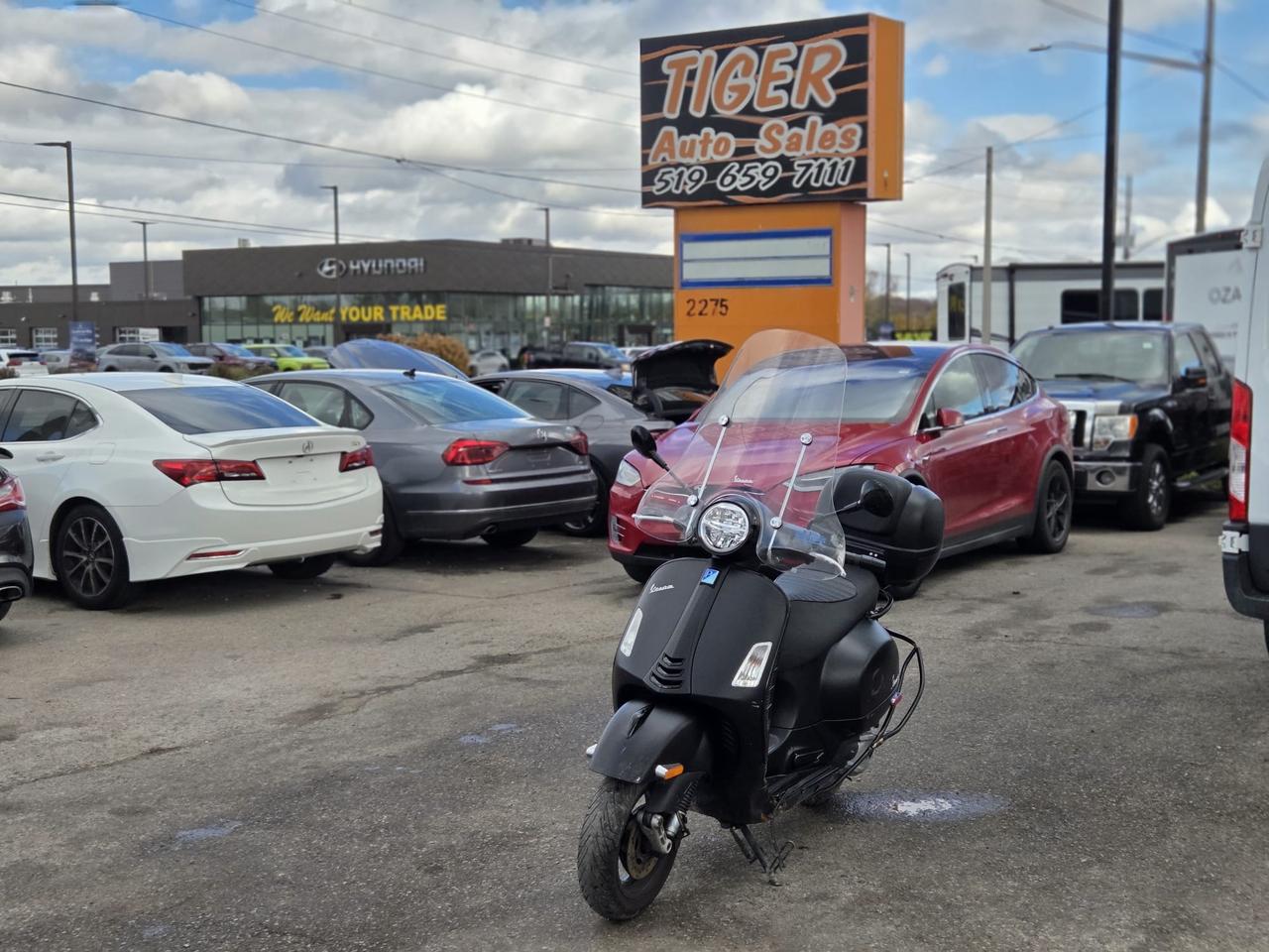 2020 Vespa GTS 300 SUPER NOTE, INSURANCE WRITEOFF, GREAT FOR EXPORT - Photo #1