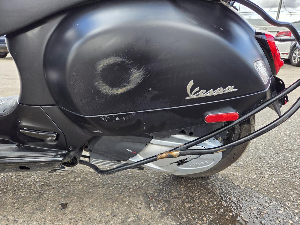 2020 Vespa GTS 300 SUPER NOTE, INSURANCE WRITEOFF, GREAT FOR EXPORT Photo2