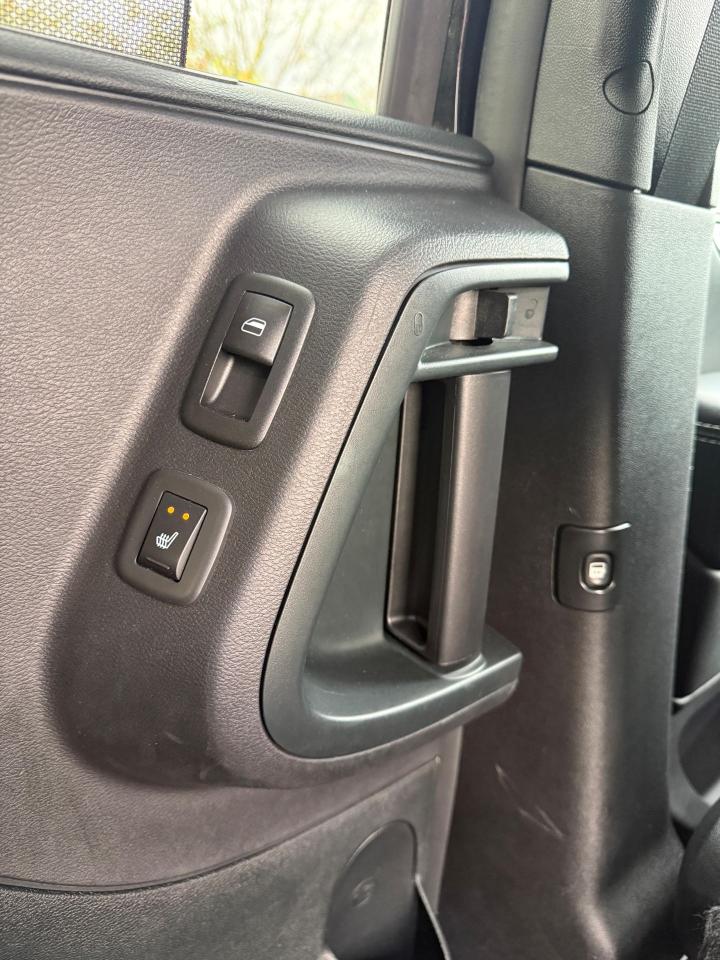 2015 Chrysler Town & Country S - Photo #25