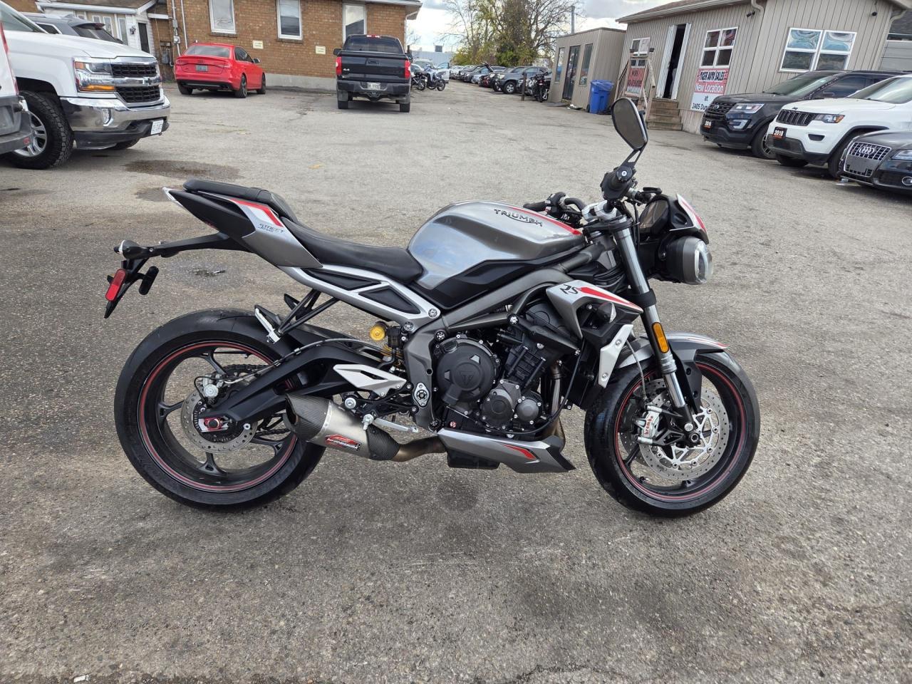 2020 Triumph Daytona 675 STREET TRIPLE RS, ONLY 4,000KMS, YOSHI EXHAUST Photo3