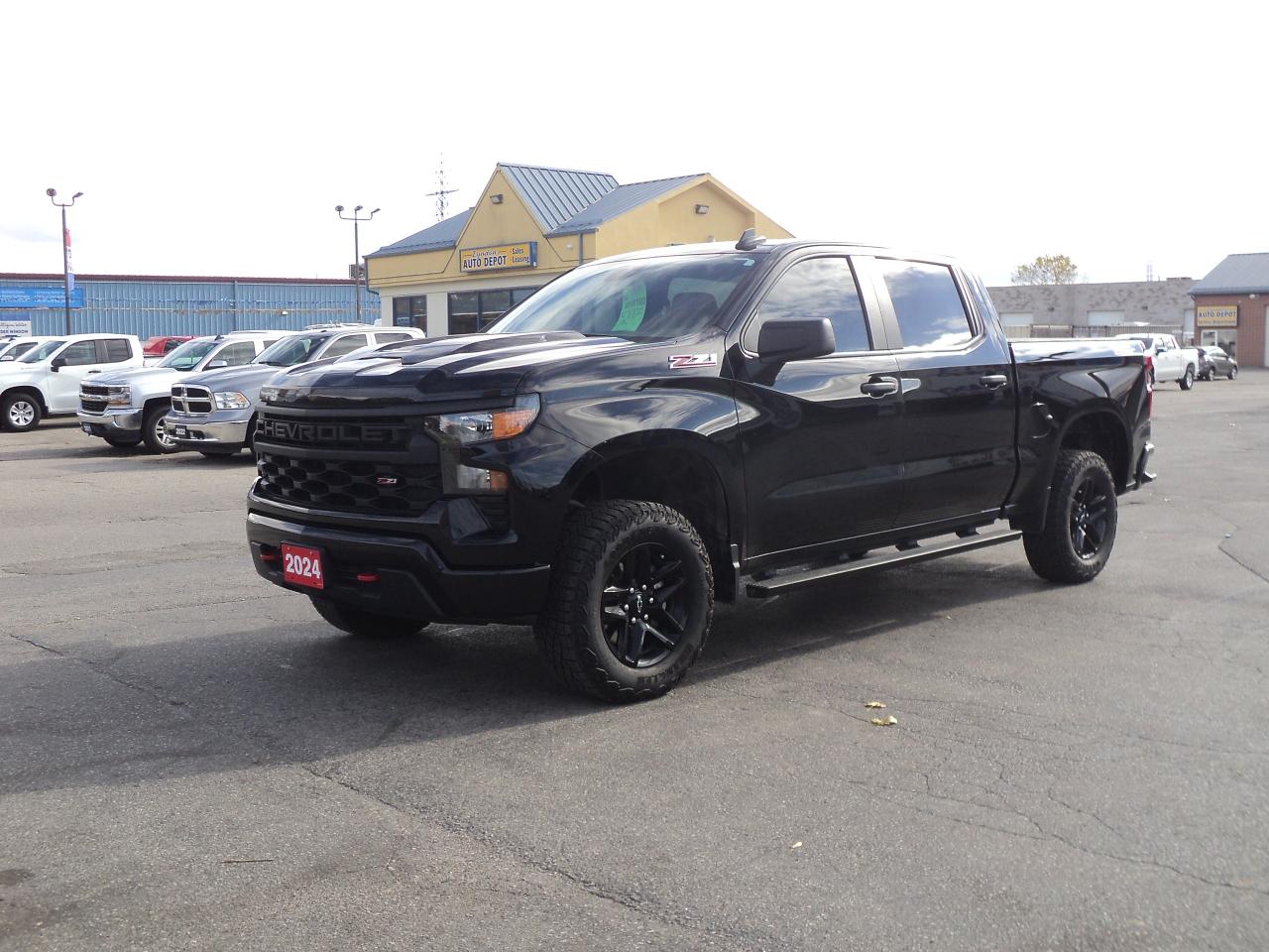 Used 2024 Chevrolet Silverado 1500 Custom Trail Boss Z71 4WD 5.3L8cyl 5'10