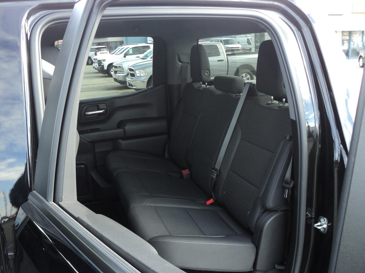 2024 Chevrolet Silverado 1500 Custom Trail Boss Z71 4WD 5.3L8cyl 5'10"Box - Photo #12