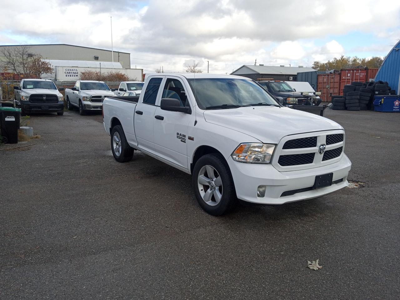 2022 RAM 1500 Classic EXPRESS - Photo #3
