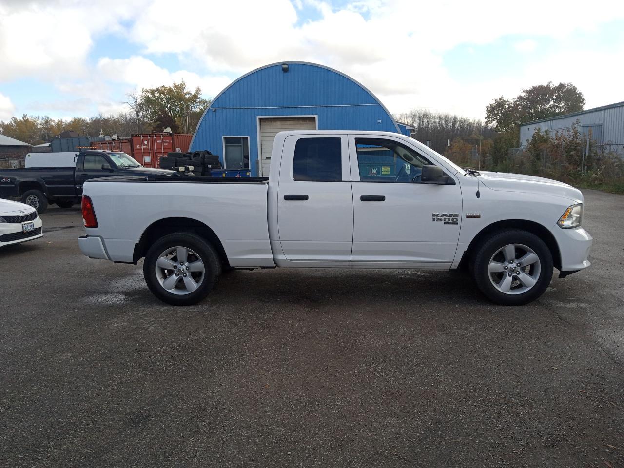 2022 RAM 1500 Classic EXPRESS - Photo #4