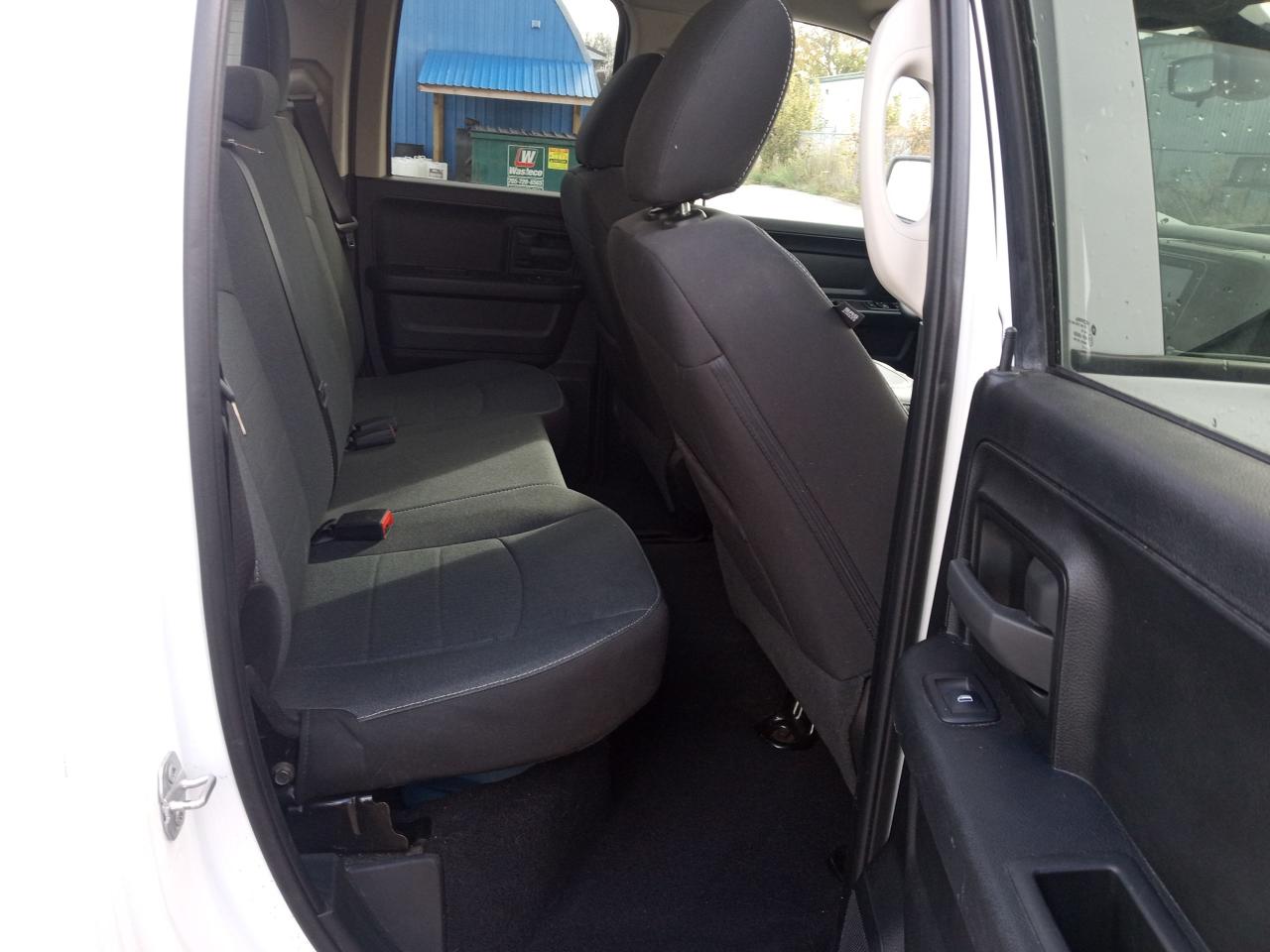 2022 RAM 1500 Classic EXPRESS - Photo #13