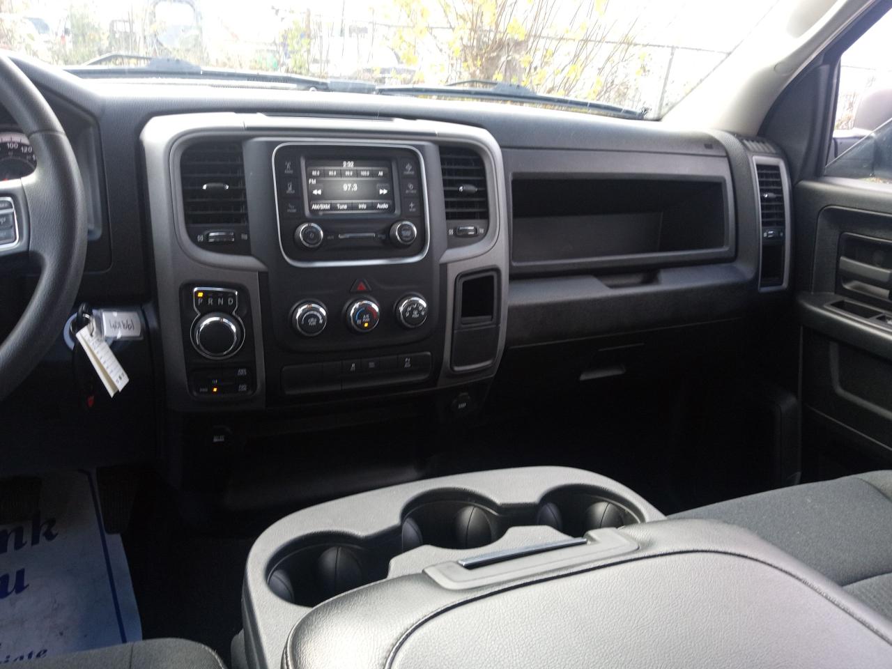 2022 RAM 1500 Classic EXPRESS - Photo #14