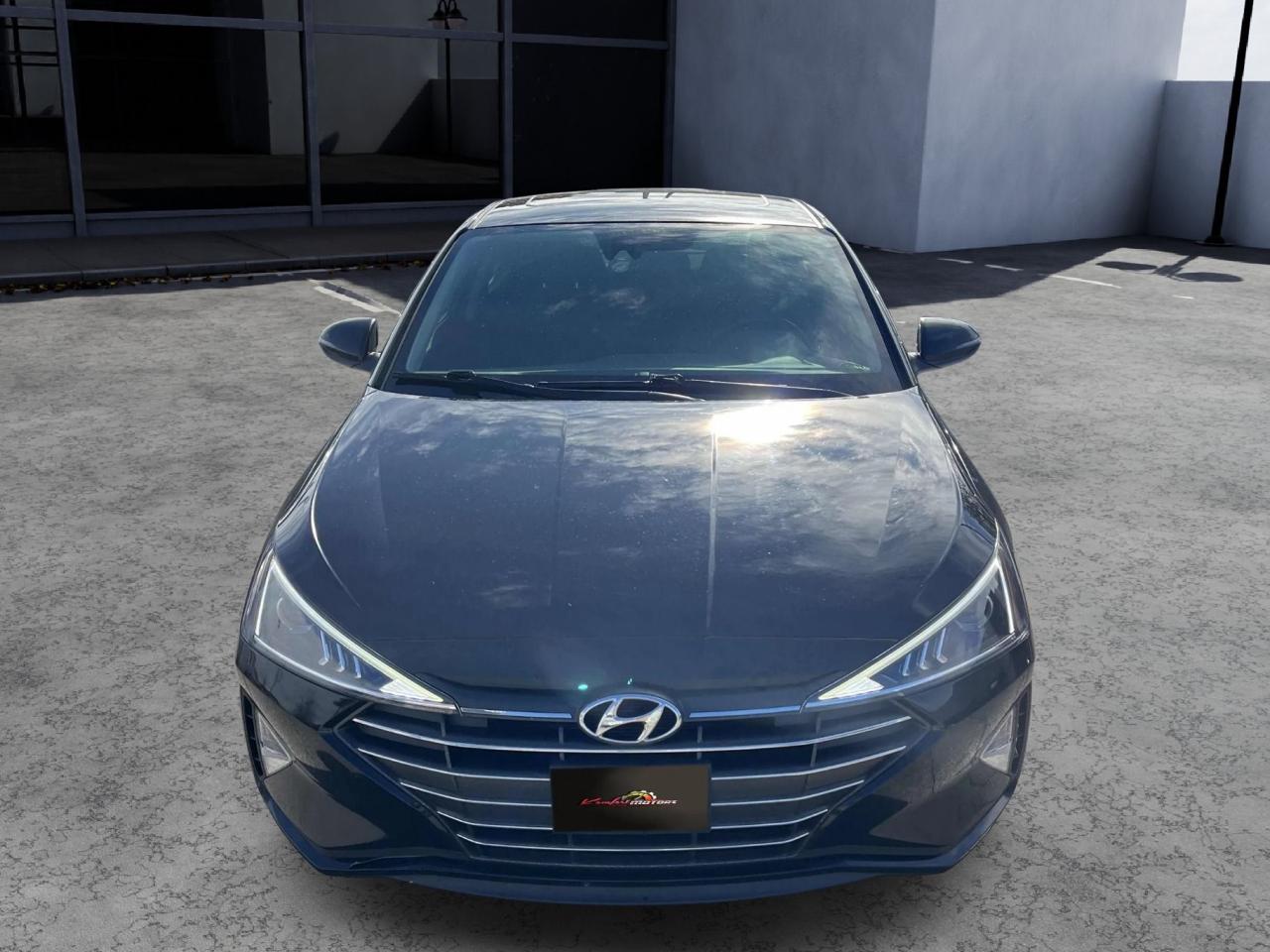 2020 Hyundai Elantra Preferred w/Sun & Safety Package Photo4