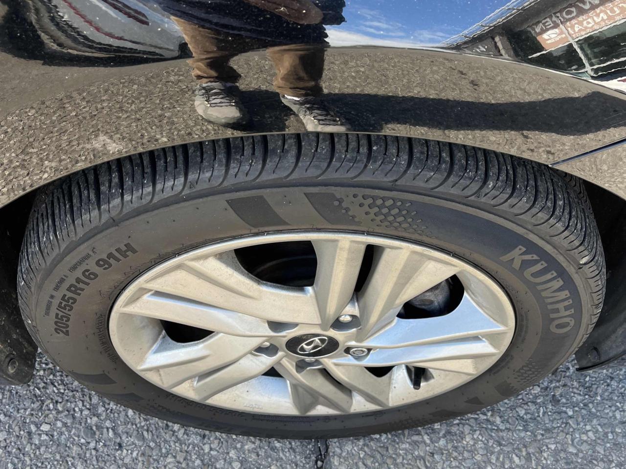 2020 Hyundai Elantra Preferred w/Sun & Safety Package Photo