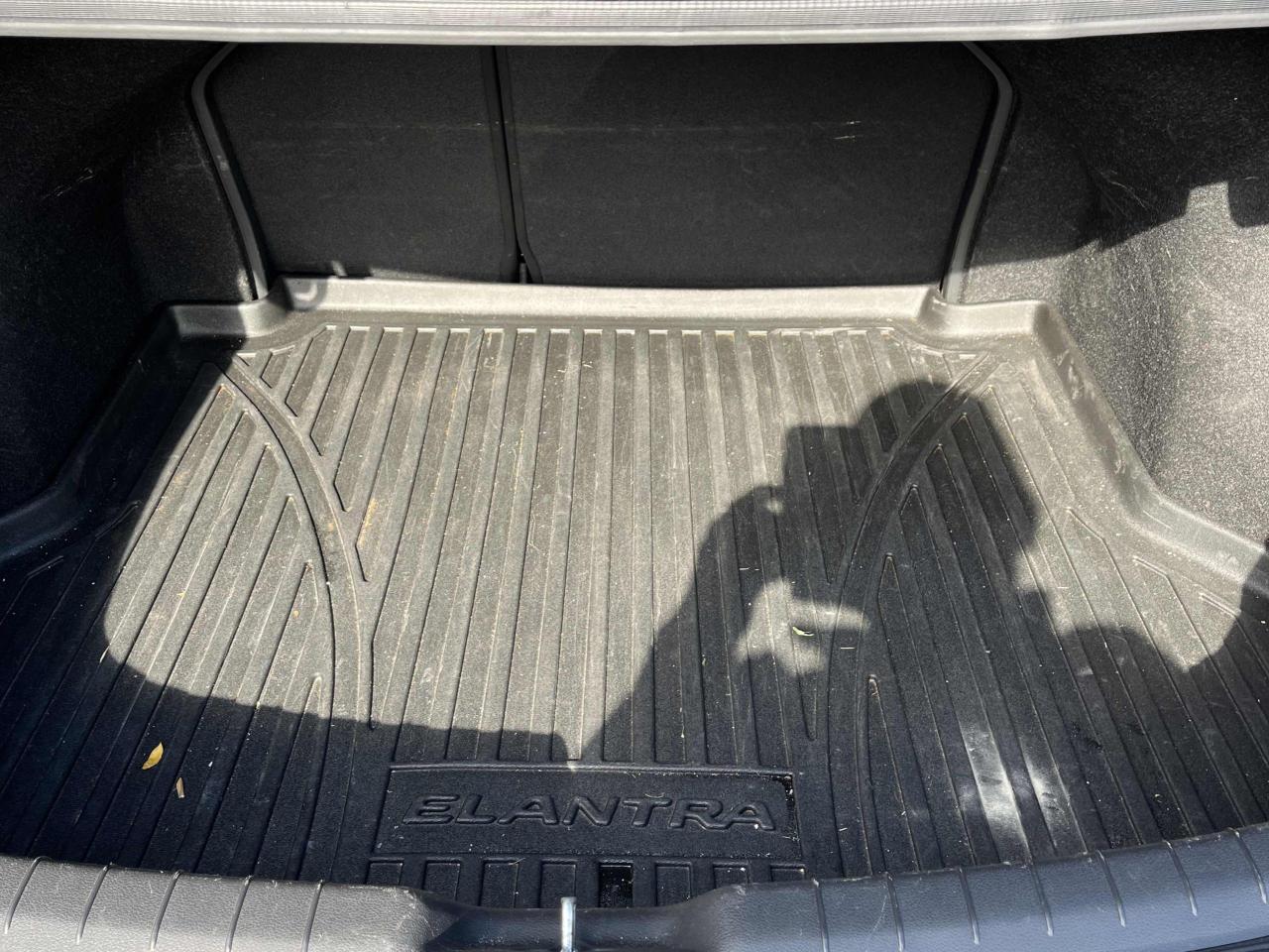 2020 Hyundai Elantra Preferred w/Sun & Safety Package Photo