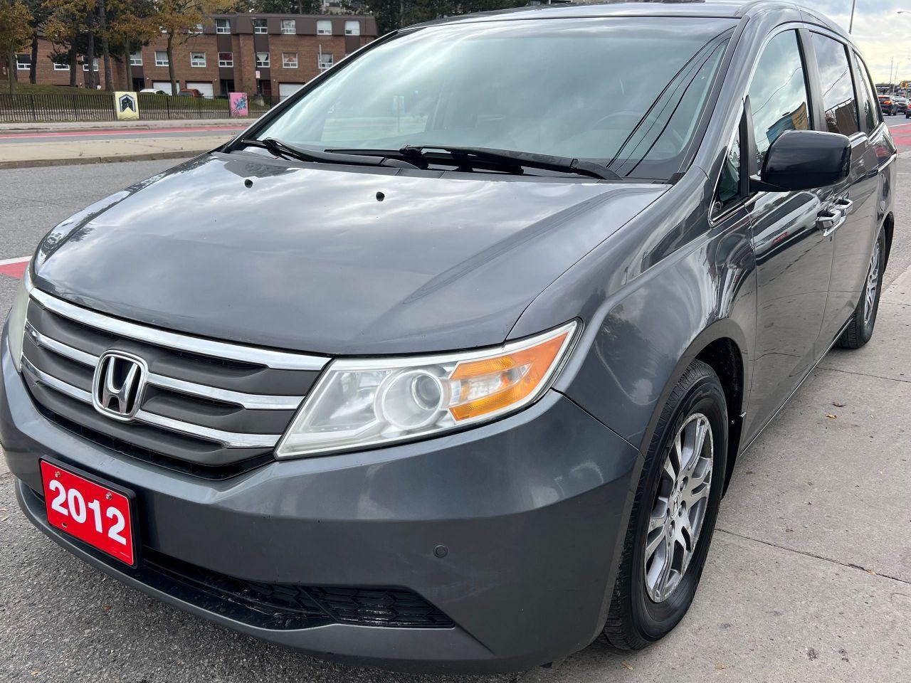 2012 Honda Odyssey EX-L-LEATHER-SUNROOF-BACK CAM & MORE! Photo2