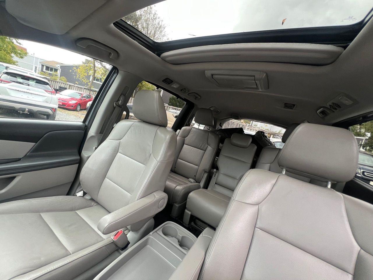 2012 Honda Odyssey EX-L-LEATHER-SUNROOF-BACK CAM & MORE! - Photo #19