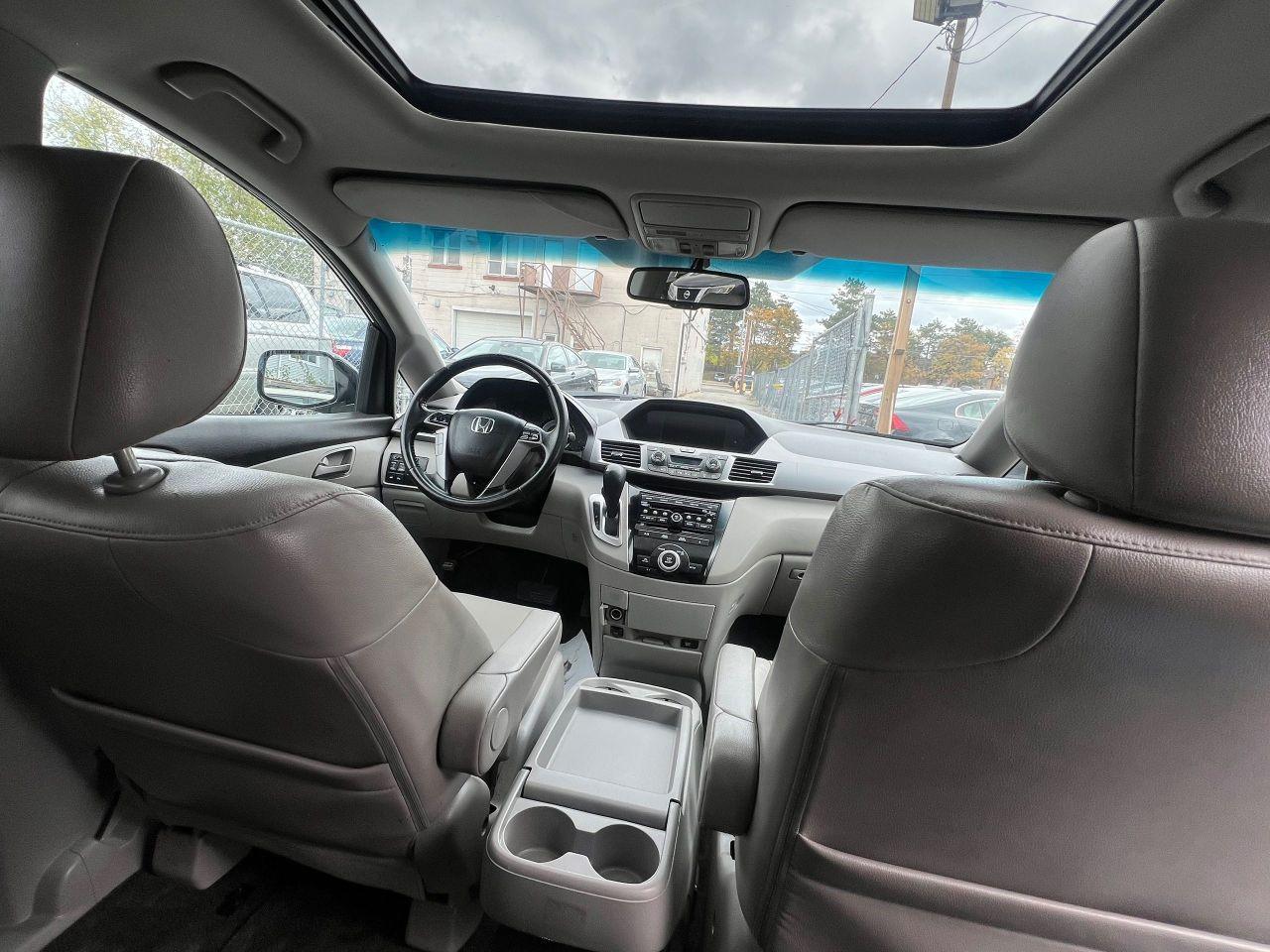 2012 Honda Odyssey EX-L-LEATHER-SUNROOF-BACK CAM & MORE! - Photo #18