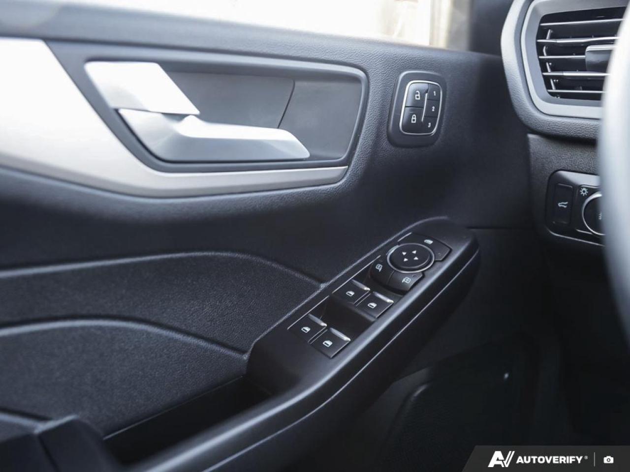 2021 Ford Escape SEL Photo