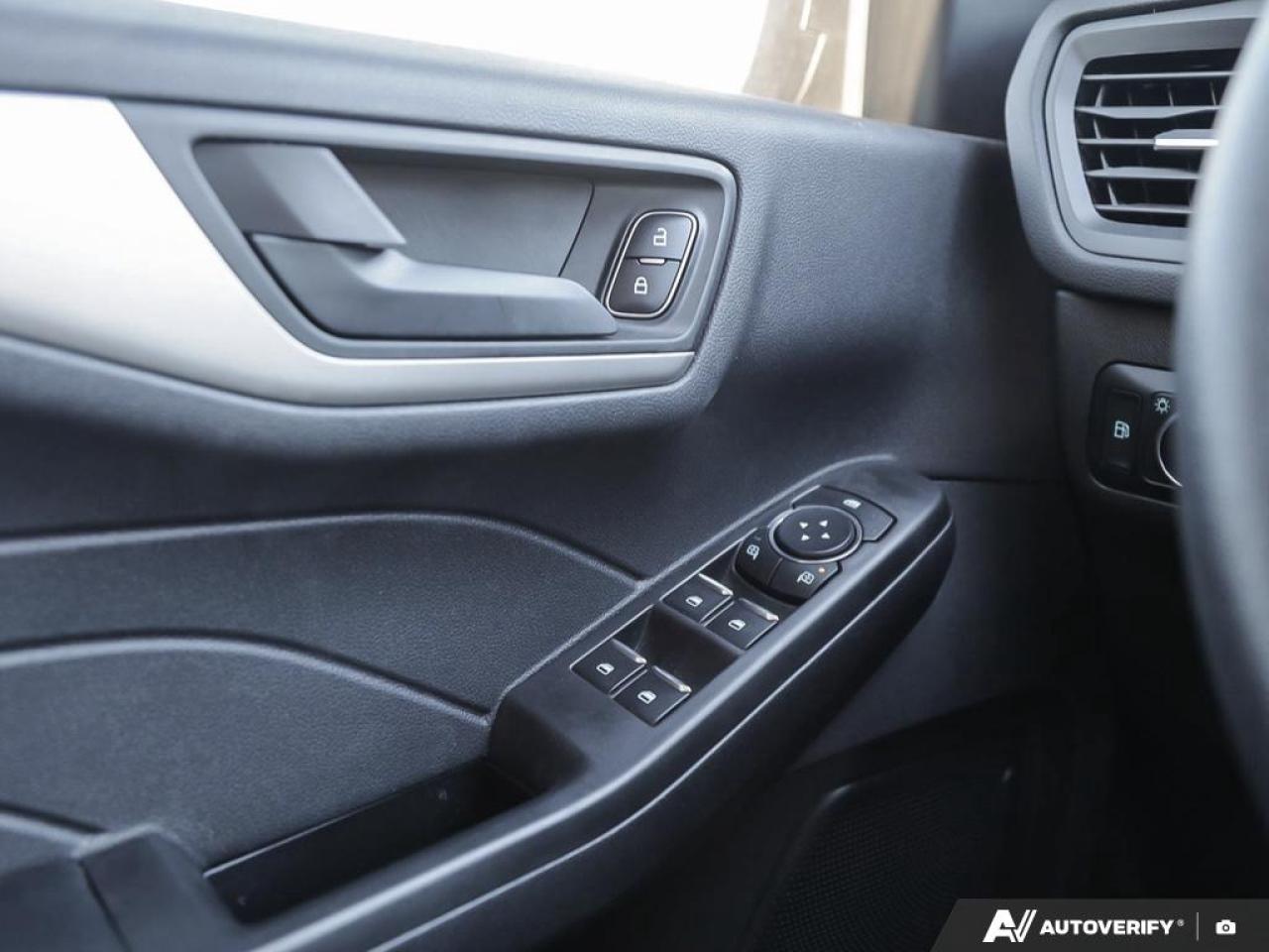 2022 Ford Escape SE Hybrid Photo