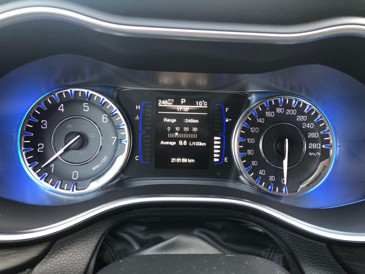 2015 Chrysler 200 LX CERTIFIED WITH 3 YEARS WARRANTY INCLUDED. - Photo #16