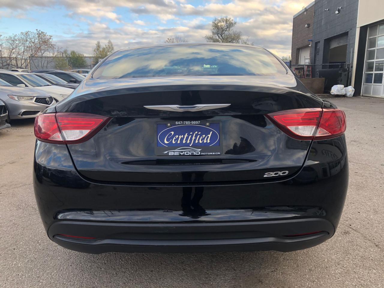2015 Chrysler 200 LX CERTIFIED WITH 3 YEARS WARRANTY INCLUDED. - Photo #6