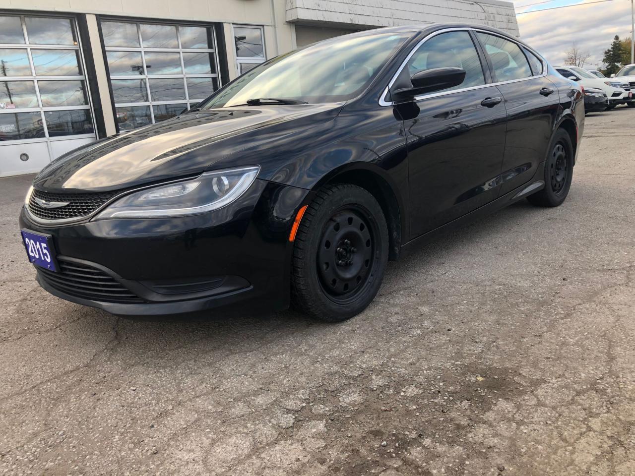 2015 Chrysler 200 LX CERTIFIED WITH 3 YEARS WARRANTY INCLUDED. - Photo #3