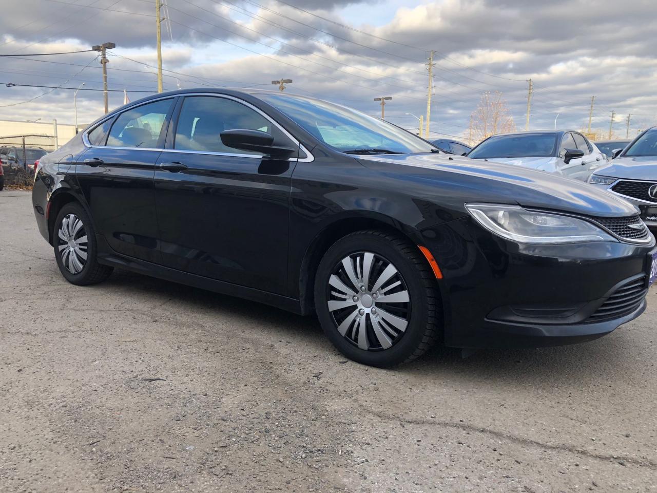 2015 Chrysler 200 LX CERTIFIED WITH 3 YEARS WARRANTY INCLUDED. Photo