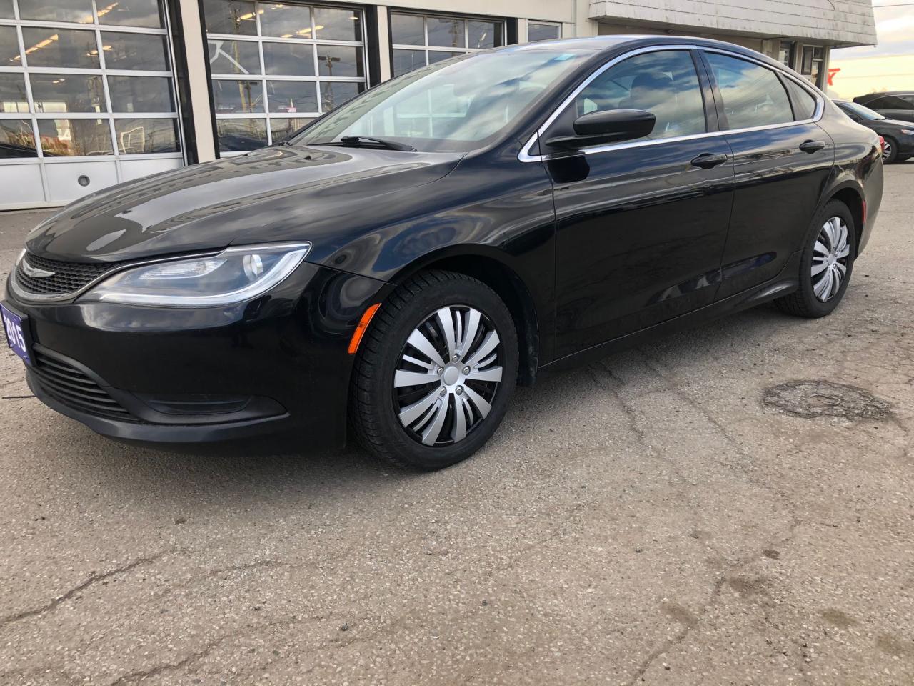 2015 Chrysler 200 LX CERTIFIED WITH 3 YEARS WARRANTY INCLUDED. Photo2