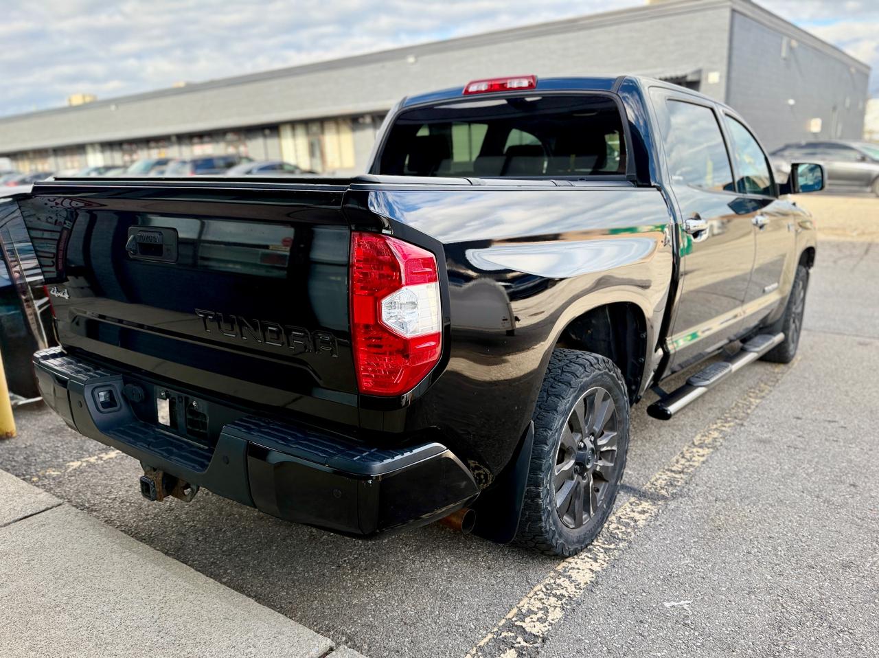 2018 Toyota Tundra 4X4 Crewmax Limited 5.7L - Photo #3