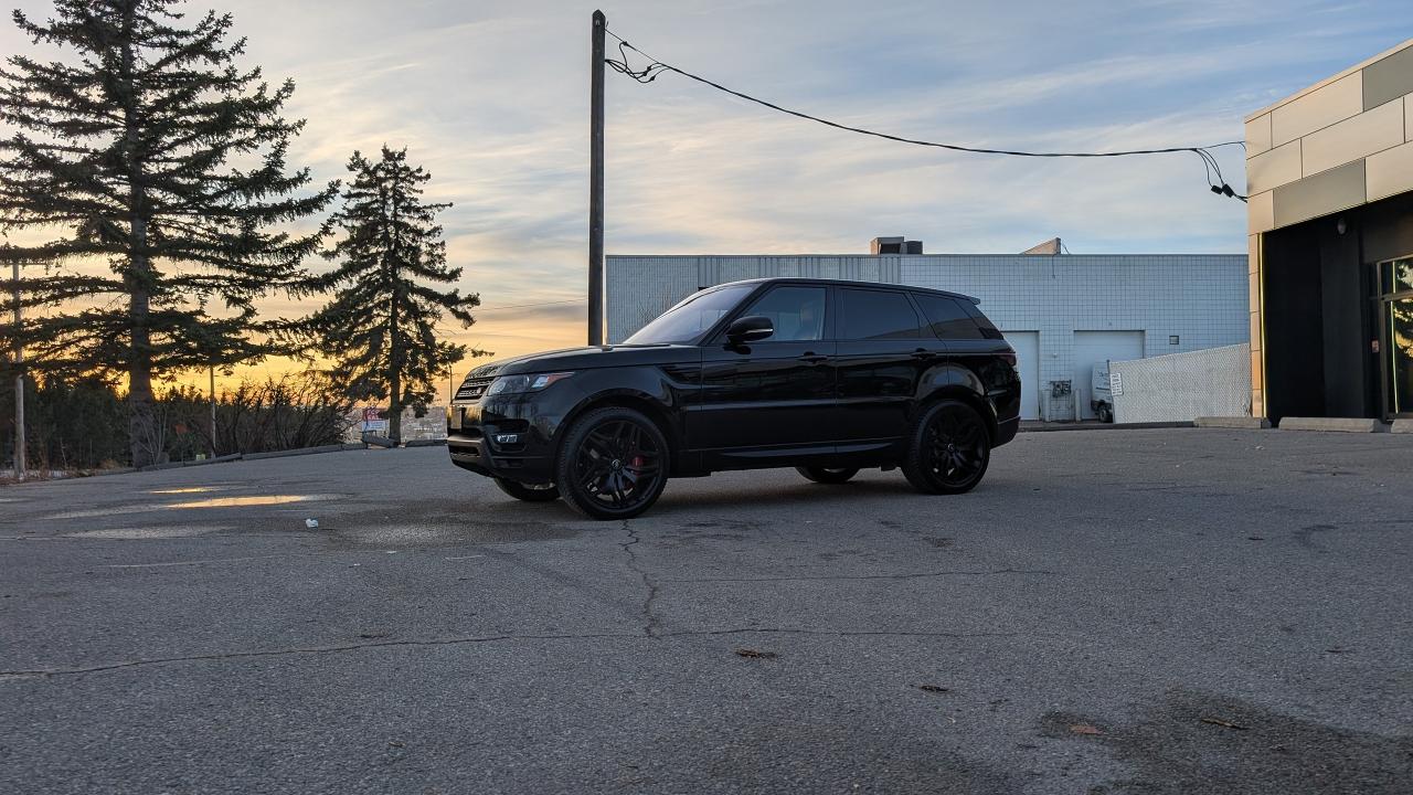 2017 Land Rover Range Rover Sport V8 SC Dynamic - Photo #2