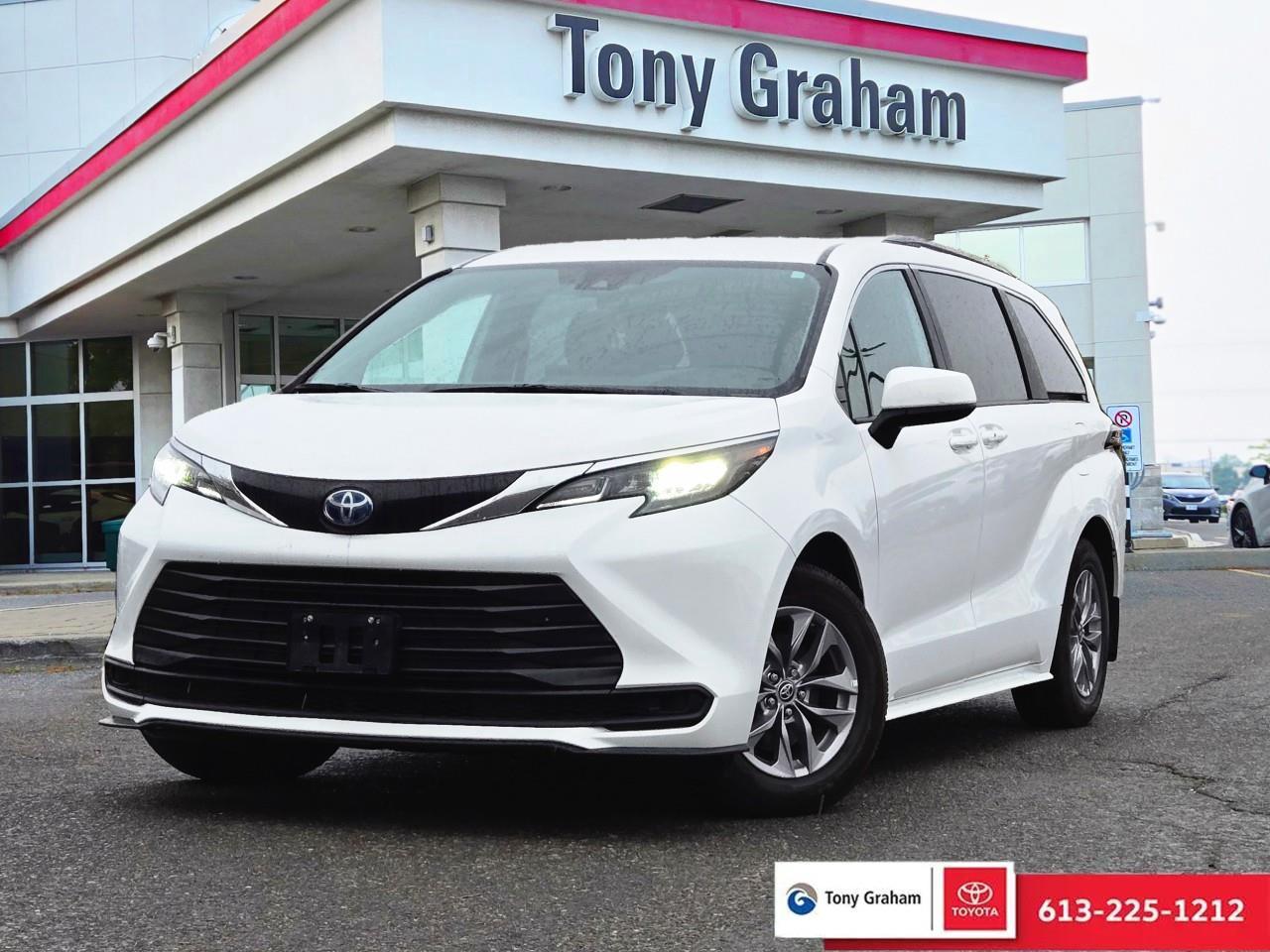 Used 2025 Toyota Sienna LE 8-Passenger for sale in Ottawa, ON