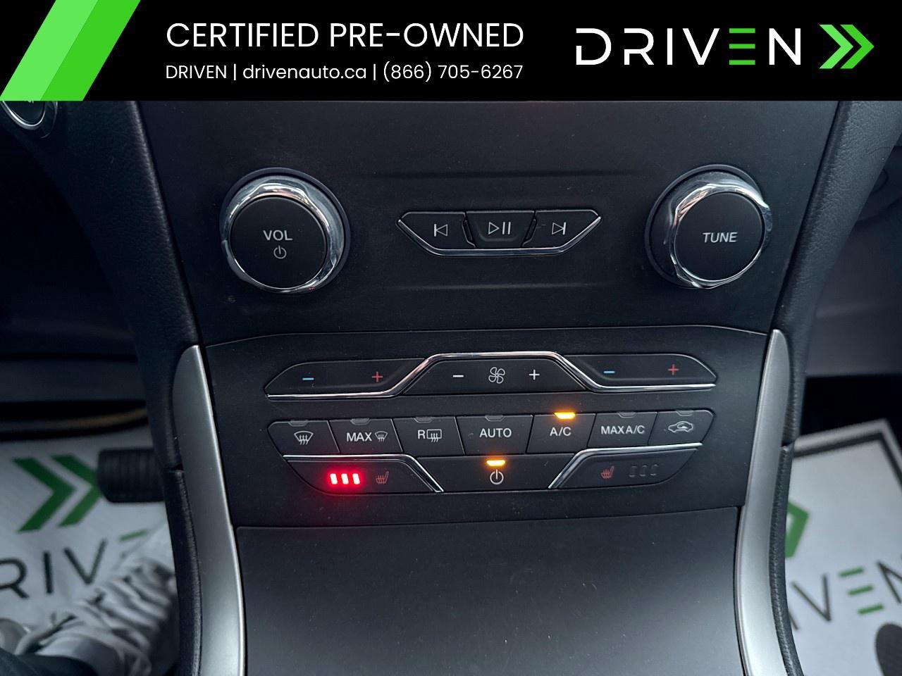 2020 Ford Edge SEL AWD Photo