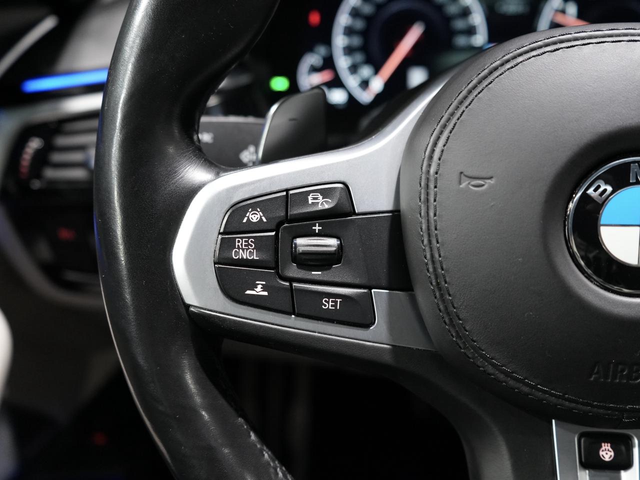 2019 BMW 5 Series M550i xDrive /HUD/360CAM/DRIVE ASSIST/ROOF/1-OWNER Photo