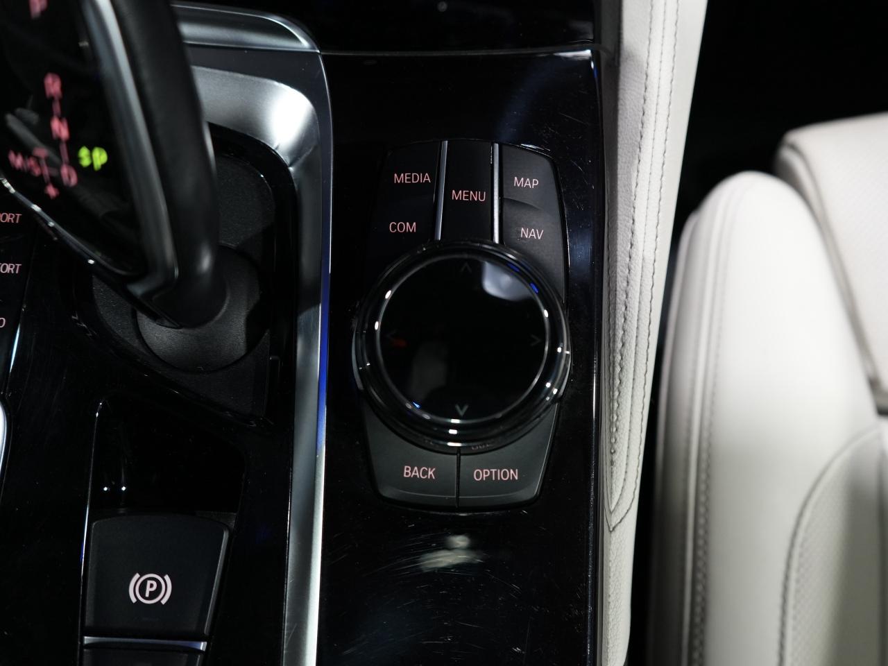 2019 BMW 5 Series M550i xDrive /HUD/360CAM/DRIVE ASSIST/ROOF/1-OWNER Photo