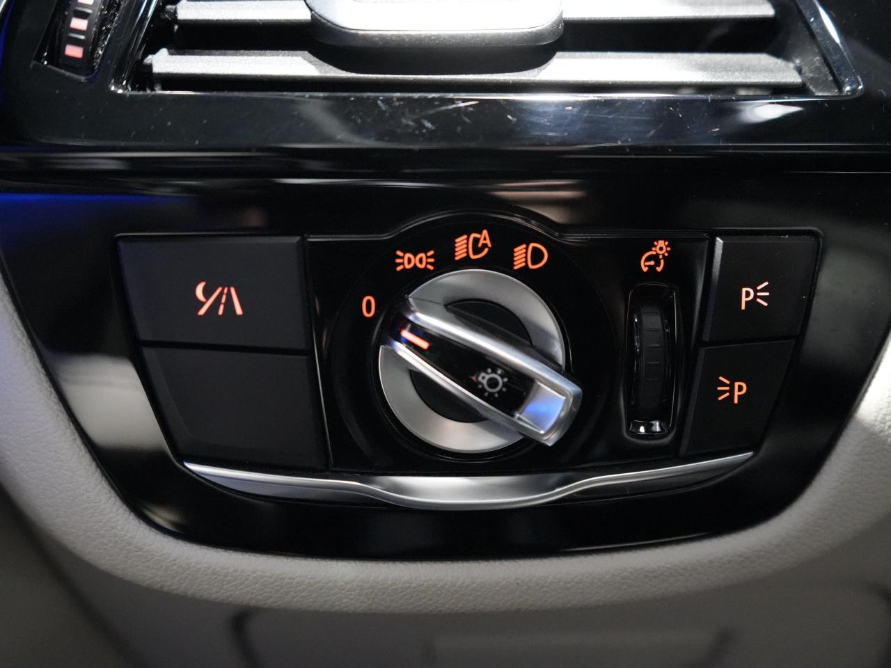 2019 BMW 5 Series M550i xDrive /HUD/360CAM/DRIVE ASSIST/ROOF/1-OWNER Photo