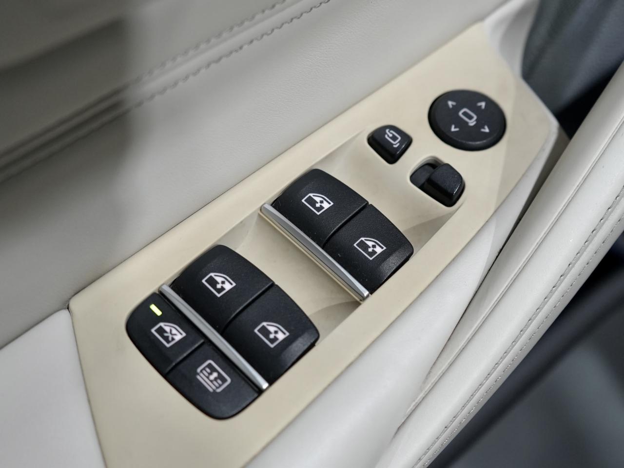 2019 BMW 5 Series M550i xDrive /HUD/360CAM/DRIVE ASSIST/ROOF/1-OWNER Photo