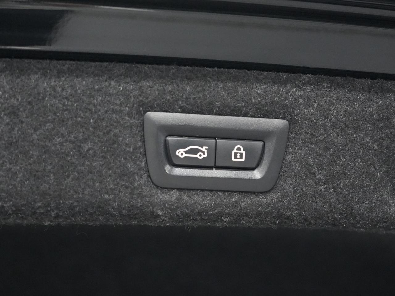 2019 BMW 5 Series M550i xDrive /HUD/360CAM/DRIVE ASSIST/ROOF/1-OWNER Photo