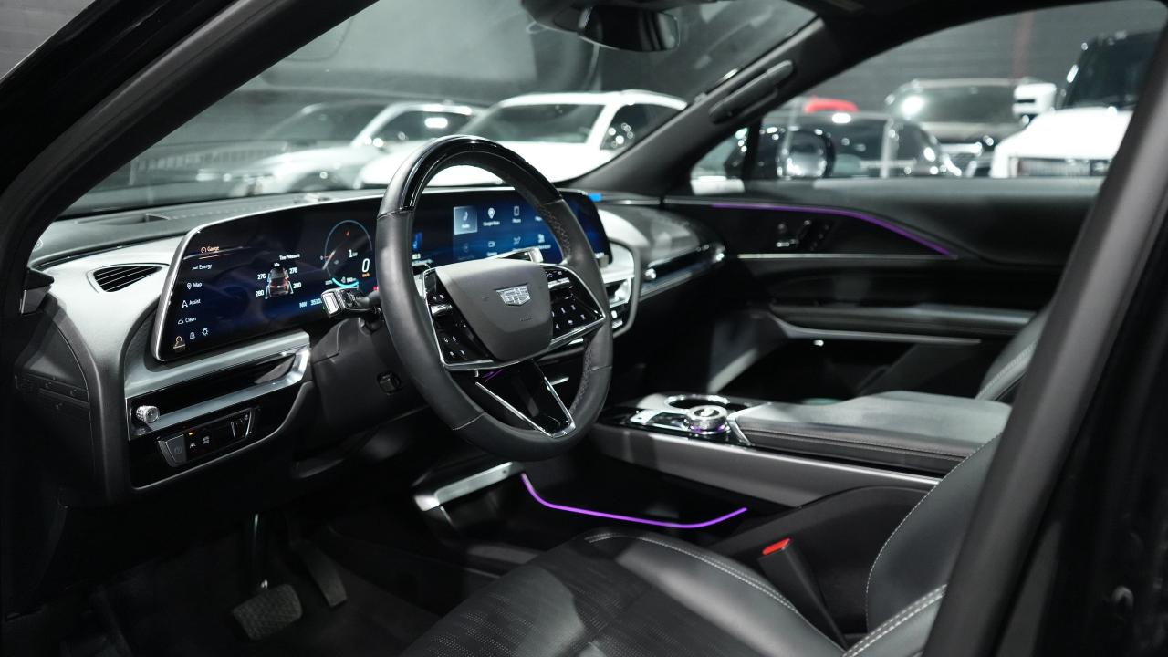 2024 Cadillac LYRIQ Sport w-1SJ/PANO/360CAM/ADAPTIVE CRUISE/1OWNER Photo