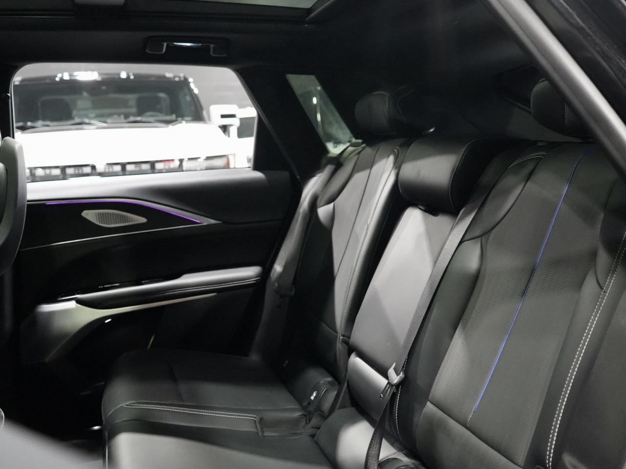 2024 Cadillac LYRIQ Sport w-1SJ/PANO/360CAM/ADAPTIVE CRUISE/1OWNER Photo